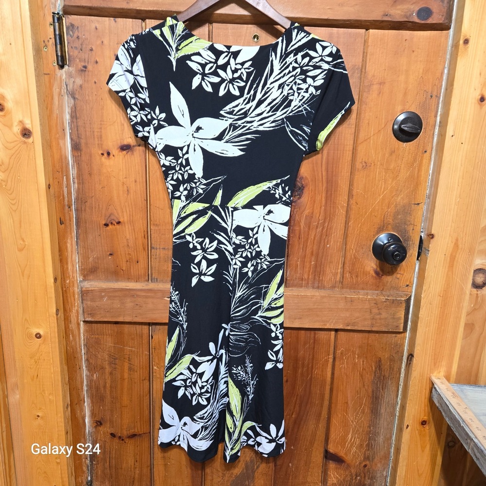 Dressbarn Women Black Lime‎ Green Tropical Floral V-Neck Knot Front Dress Size 4 - Picture 3 of 4